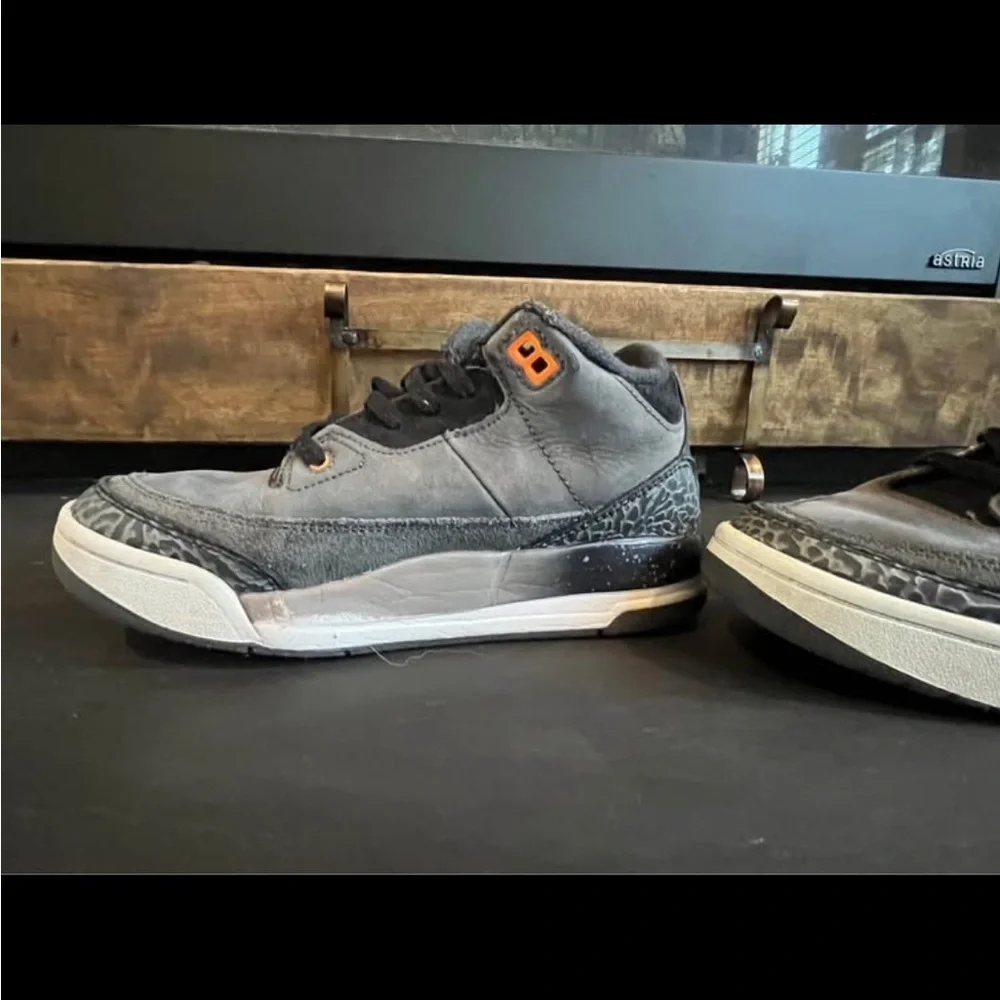 Sizee 3y Nike Air Jordan Retro 3 Fear Pack Kids DM0966-080 Grey Orange Shoes